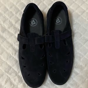 New without box Propet Ladybug Navy Blue Women’s Mary Janes 10WW
